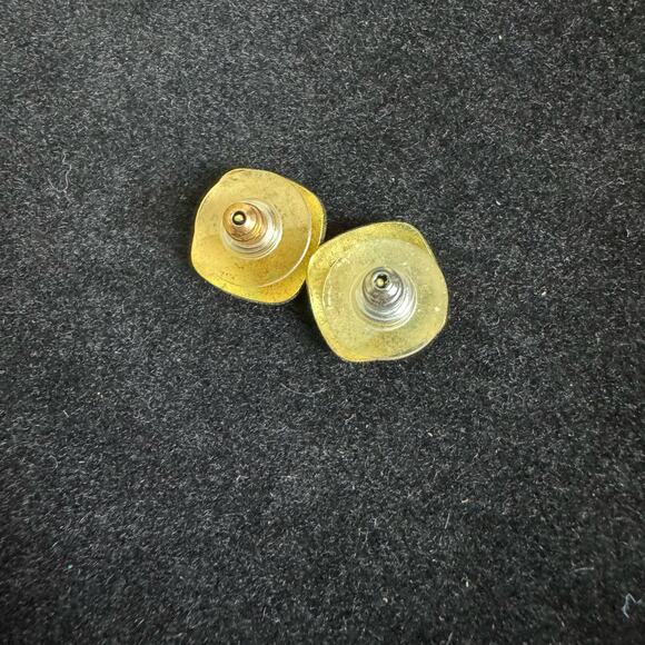 Vintage Gold Tone Floral Enamel Rounded Square Stud Earrings‎ for Pierced Ears - Picture 3 of 4